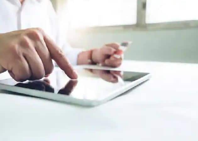 ਜੇਕਰ ਤੁਹਾਡੇ ਨਾਲ ਧੋਖਾ ਹੋਇਆ ਹੈ, ਤਾਂ ਪਹਿਲਾਂ ਆਪਣੀ ਈ-ਕਾਮਰਸ ਵੈੱਬਸਾਈਟ ਤੋਂ ਹੀ ਇਸ ਦੀ ਸ਼ਿਕਾਇਤ ਕਰੋ। ਤੁਸੀਂ ਕੰਪਨੀ ਦੇ ਕਸਟਮਰ ਕੇਅਰ 'ਤੇ ਕਾਲ ਕਰਕੇ ਆਪਣੀ ਸ਼ਿਕਾਇਤ ਦਰਜ ਕਰਵਾ ਸਕਦੇ ਹੋ।