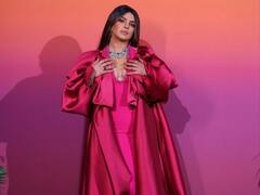 Priyanka Chopra Pics: डार्क पिंक ड्रेस में प्रियंका चोपड़ा ने शेयर की ऐसी तस्वीरें, खुद को कमेंट करने से नहीं रोक पाए निक जोनस