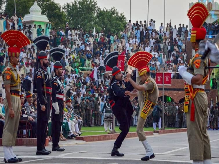 Attari-Wagah Retreat Ceremony Booking To Go Online From January 1 BSF Booking For Attari-Wagah Retreat Ceremony To Go Online From January 1: BSF