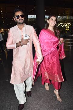 Pics: हाथों में चूड़ा- फ्लॉन्ट किया मंगलसूत्र-सिंदूर, शादी के बाद पति का हाथ थामे पहली बार एयरपोर्ट पर दिखीं हंसिका मोटवानी