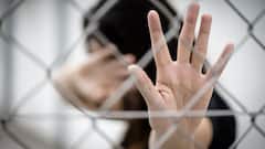 Hyderabad Online Prostitution Busted: వేల మంది యువతులతో వ్యభిచార దందా !