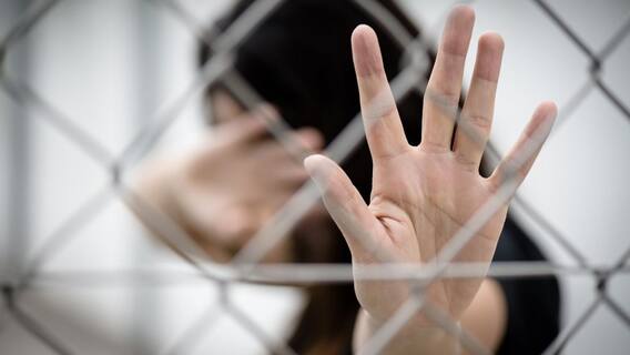 Hyderabad Online Prostitution Busted: వేల మంది యువతులతో వ్యభిచార దందా !