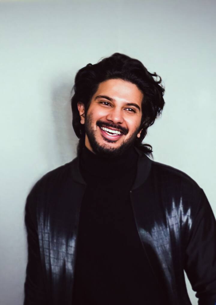 ”உன் விழிகளில் விழுந்து நான் எழுகிறேன்..” என பல பெண்கள் இந்த புகைப்படங்களில் கமெண்ட்ஸ் செய்து வருகின்றனர்