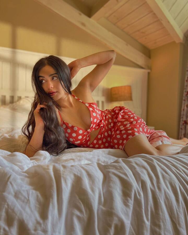 ఆదా బాలీవుడ్ లో నటించిన మొదటి సినిమా '1920' తో మంచి కమర్షియల్ సక్సెస్ సాధించింది. Image credit: Adah Sharma/Instagram.