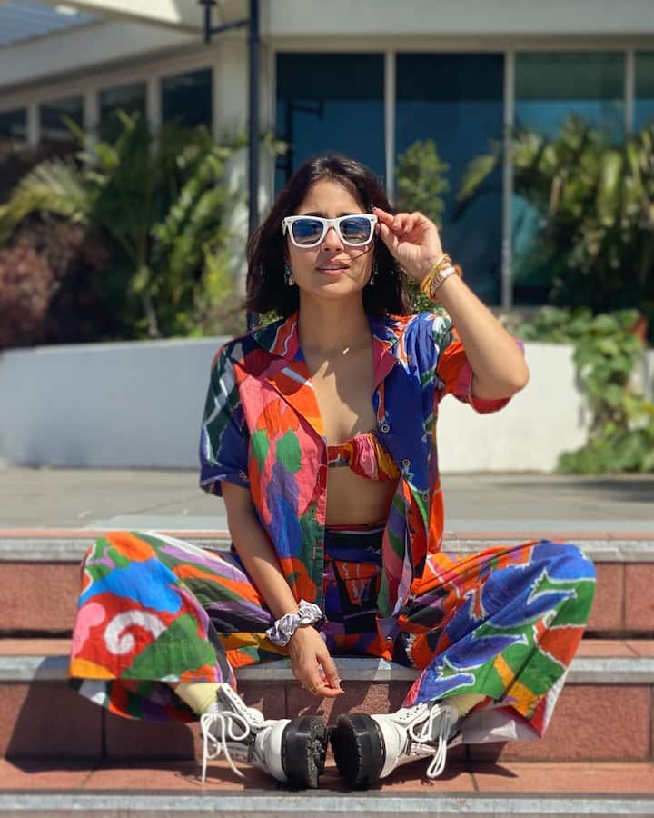 उन्हें असली पहचान मिली फिल्म 'मसान' से और फिर यहीं से श्वेता बस आगे बढ़ चलीं. वो 'हरामखोर' और 'गोन केश' जैसी फिल्मों में नजर आ चुकी हैं.