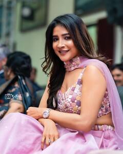 Sakshi Agarwal : நடிகை சாக்‌ஷி அகர்வாலின் அசத்தலான ரீசெண்ட் போட்டோஸ்!