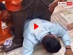 अमरकंटक: 'पाप और पुण्य' की परीक्षा देते समय हाथी के पैरों के बीच फंसा युवक, वीडियो हुआ वायरल