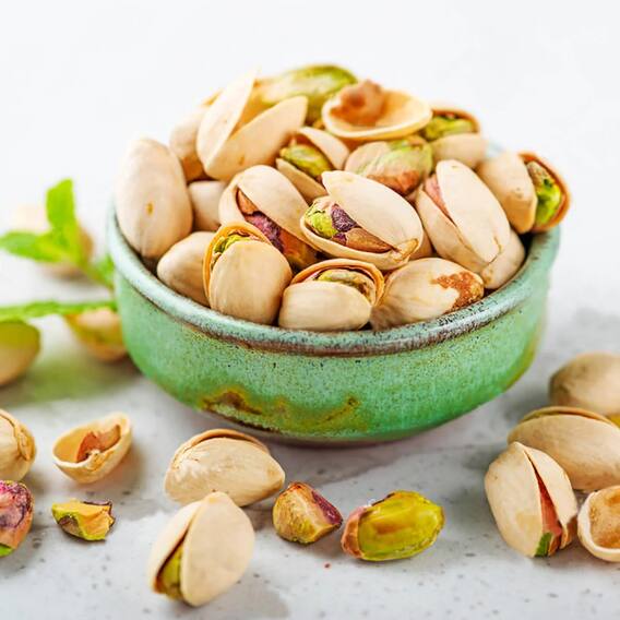 Health Tips: सर्दियों में त्वचा और बालों को स्वस्थ रखते हुए पिस्ता देता है कमाल का स्वास्थ्य लाभ Health Tips: सर्दियों में त्वचा और बालों को स्वस्थ रखते हुए पिस्ता देता है कमाल का स्वास्थ्य लाभ
