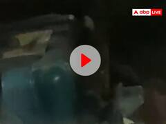 Watch: सपा ने वीडियो शेयर कर किया EVM में गड़बड़ी का दावा, कार्यकर्ताओं ने गाड़ी में जा रही मशीन को पकड़ा