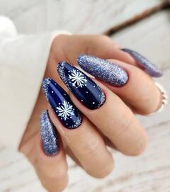 Nail Art: ग्लिटर नेल आर्ट के लेटेस्ट और क्लासी डिजाइन आपके हाथों की बढ़ा देंगे खूबसूरती, तारीफ करते थकेंगे नहीं लोग