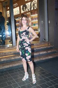 Sussanne Khan Photos : अर्सलान गोनी और सुज़ैन खान ने दोस्तों के लिए होस्ट किया इवेंट, कूल लुक में साथ पहुंचा कपल