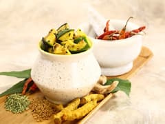 Hing ka Achar Recipe: सर्दियों में बेहद फायदेमंद है हींग का अचार, यहां सीख लें बनाने का तरीका
