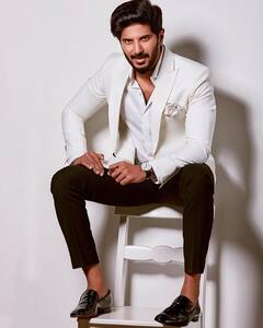 Dulquer Salmaan: ’உன் விழிகளில் விழுந்து நான் எழுகிறேன்..’ரசிகைகளை கிரங்கடிக்கும் துல்கரின் நியூ லுக்!