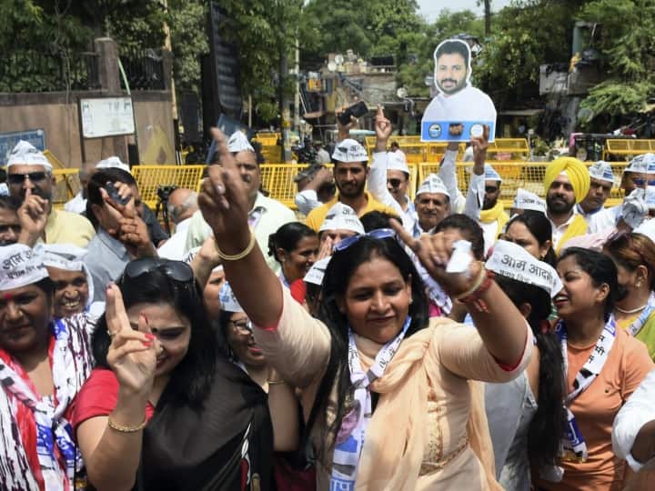 राज्य निर्वाचन आयोग ने बुधवार को दोपहर तीन बजे के बाद सभी 250 सीटों पर मतगणना संपन्न होने का ऐलान किया है.