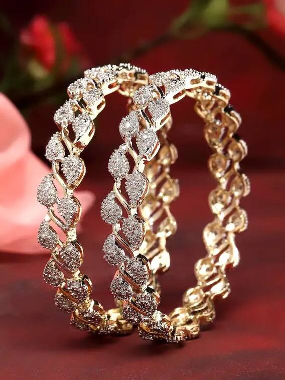 Latest Kangan Designs: आपकी कलाई की खूबसूरती पर चार चांद लगा देंगे ये खूबसूरत और ट्रेंडी कंगन के डिजाइन, मिलेगा क्लासी लुक