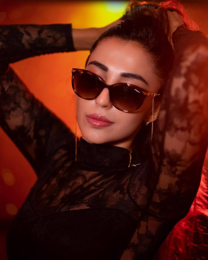 அந்தப்புகாரில் அவர் வீட்டில் வேலை பார்த்து வந்த புதுக்கோட்டையைச் சேர்ந்த சுபாஷ் சந்திரபோஸ் (30) தனக்கு கொலை மிரட்டல் விடுப்பதாகவும், ஆகையால் அவர் மீது உரிய நடவடிக்கை எடுக்க வேண்டும் என்று கூறி இருந்தார்