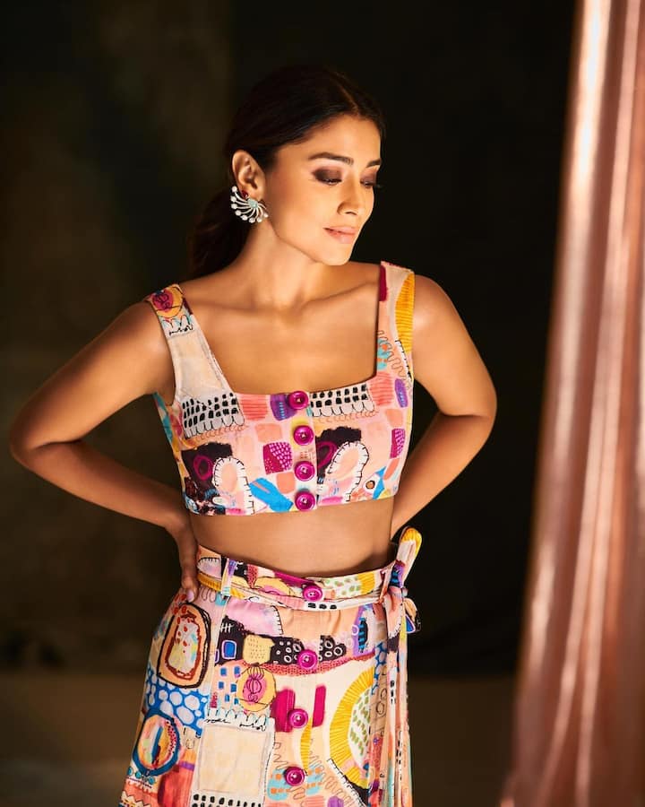 மழை திரைப்படத்தில் நடித்து, தமிழ் திரையுலகில் நாயகியாக அவதாரம் எடுத்தார்