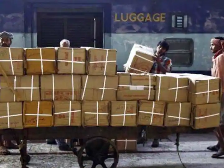 Chhattisgarh News: अब घर बैठे ट्रेन से भेज सकते हैं अपना सामान, जानें पार्सल बुकिंग का पूरा प्रोसेस