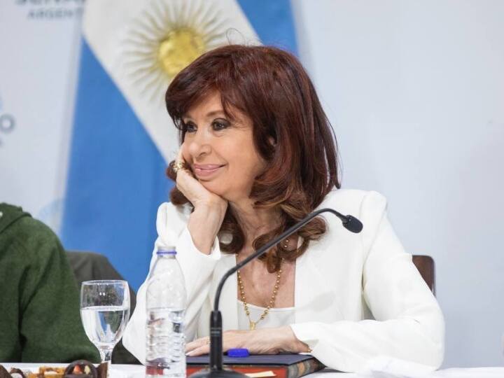 अर्जेंटीना के उपराष्ट्रपति फर्नांडीज डी किर्चनर को रिश्वत मामले में छह साल कैद की सजा