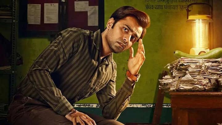 पंचायत 2 - 'पंचायत' के पहले पार्ट को मिली भारी सफलता के बाद कुछ वक्त पहले ही इसका पार्ट 2 यानि 'पंचायत 2' रिलीज की गई थी. जिसे दर्शकों का खूब प्यार मिला है. ये सीरीज आप अमेजन प्राइम वीडियो पर देख सकते हो. IMDB ने इसे 8.9 रेटिंग दी है.