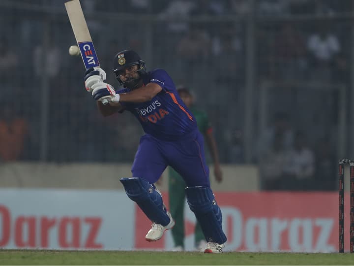 India vs Bangladesh Rohit Sharma Injured will back to Mumbai to consult expert Rahul Dravid IND vs BAN: सीरीज हार के बाद टीम इंडिया को बड़ा झटका, चोट की वजह से रोहित समेत 3 खिलाड़ियों की होगी वापसी