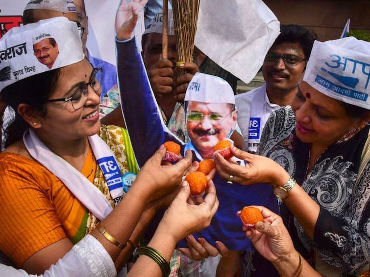 MCD Results: AAP Dethrones BJP After 15 Years, Crosses Winning Mark Of 126 Seats MCD Results: AAP Dethrones BJP, Ending A 15-Year Rule, Crosses Winning Mark Of 126 Wards