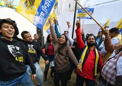 Delhi MCD Results 2022 : દિલ્હી MCD ચૂંટણીમાં AAP ના વિજયની કાર્યકર્તાએ આ રીતે કરી ઉજવણી, જુઓ તસવીરો