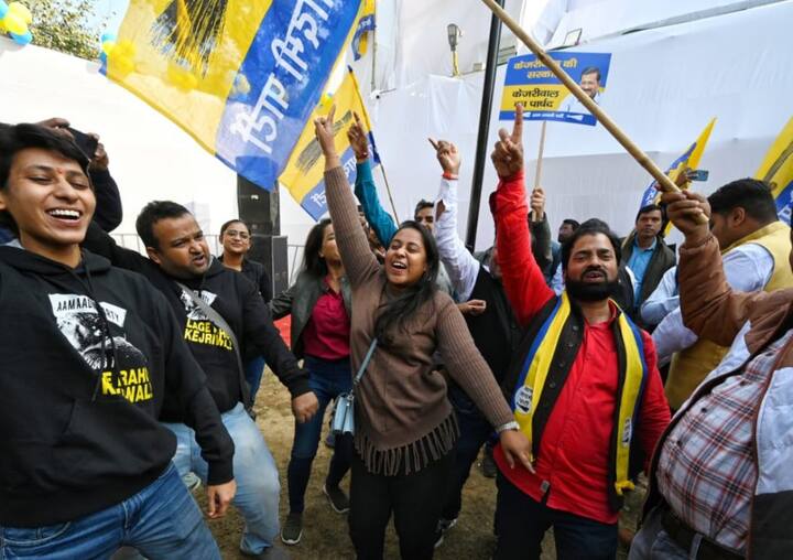 આમ આદમી પાર્ટીને 250માંથી અડધાથી વધુ બેઠકો મળી છે. ભાજપને હાલ 105 બેઠક મળી છે.