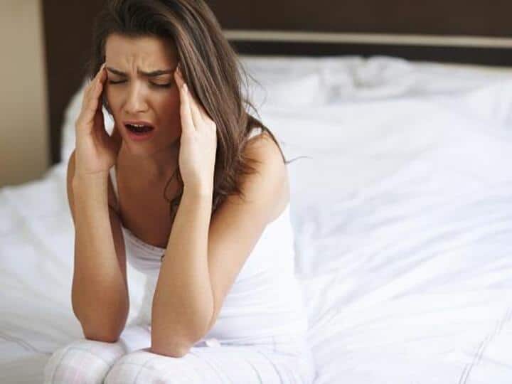 Do you get a severe headache these days as soon as you wake up in the morning? this is the reason सुबह उठते ही शुरू हो जाता है सिर में दर्द होना, कहीं इस गंभीर बीमारी का तो संकेत नहीं?