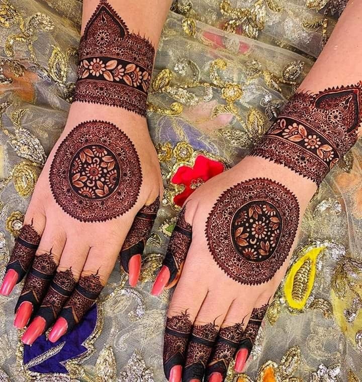 9 Latest and Popular Gol Tikka Mehndi Designs | Styles At Life