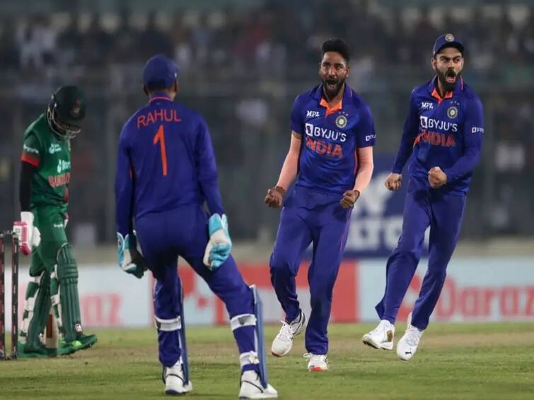 India pacer Mohammed Siraj becomes highest ODI wicket taker for India In 2022 Mohammed Siraj: இன்றைய போட்டியில் இரண்டு விக்கெட்.. முதலிடத்திற்கு சென்ற சிராஜ்.. ஒருநாள் போட்டியில் இப்படி ஒரு சாதனையா?