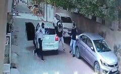 લોકસાહિત્યકાર દેવાયત ખવડ ફરી વિવાદમાં, એક યુવકના પગ ભાંગી નાખ્યા