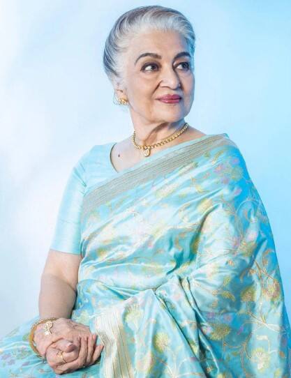 इस लिस्ट में 79 साल की आशा पारेख भी हैं. आशा ने कभी शादी नहीं की और अकेले ही वो अपना जीवन बिता रही हैं, जिसका उन्हें कोई अफसोस भी नहीं है. एक बार उन्होंने बताया था कि वे एक शादी शुदा शख्स से प्यार करती थीं, लेकिन वो अपनी वजह से किसी की जिंदगी खराब नहीं करना चाहती थीं. यही वजह है कि उन्होंने अकेले जिंदगी बिताने का फैसला किया.