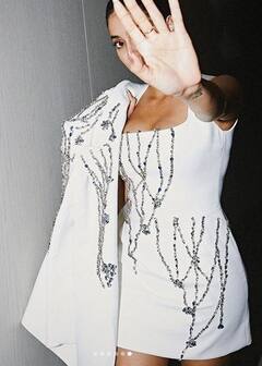 Janhvi Kapoor: ਸ਼ਾਰਟ ਡਰੈੱਸ ਪਾ ਕੇ ਜਾਹਨਵੀ ਕਪੂਰ ਨੇ ਉੱਡਾਏ ਸਭ ਦੇ ਹੋਸ਼, ਬੋਲਡ ਤਸਵੀਰਾਂ ਦੇਖ ਯੂਜ਼ਰਸ ਨੇ ਕਿਹਾ- ਹੌਟਨੈੱਸ ਓਵਰਲੋਡ