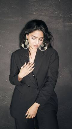 Aishwarya Lekshmi : ‘கருப்புதான் எனக்கு புடிச்ச கலரு..’கருப்பு உடையில் கலக்கும் ஐஸ்வர்யா லட்சுமி!