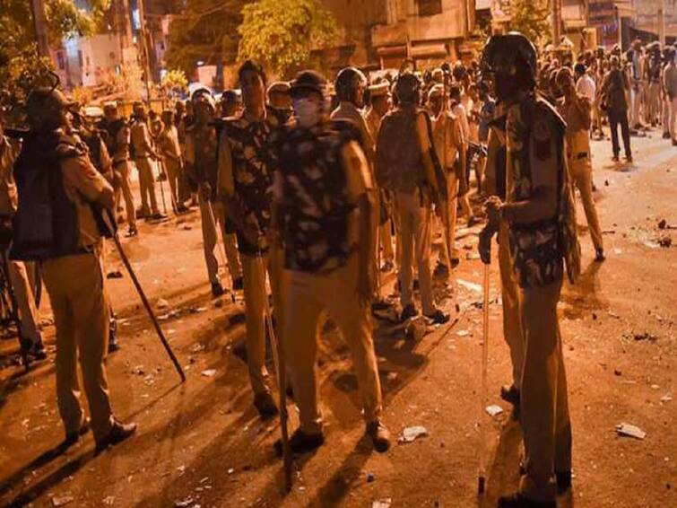 Rajasthan clash 5 injured in clash between two communities in Bharatpur police deployed know details சேதமான கோவில் சிலை.. இரு பிரிவுக்கிடையே மோதல்.. தொடர் பதற்றம்..! நடந்தது என்ன?