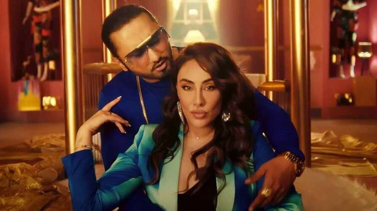 yo yo honey singh walks hand In hand with lady love tina thadani video goes viral Yo Yo Honey Singh: ਯੋ ਯੋ ਹਨੀ ਸਿੰਘ ਪ੍ਰੇਮਿਕਾ ਟੀਨਾ ਥਡਾਨੀ ਨਾਲ ਹੱਥਾਂ ‘ਚ ਹੱਥ ਪਾਏ ਆਏ ਨਜ਼ਰ, ਵੀਡੀਓ ਹੋ ਰਿਹਾ ਵਾਇਰਲ