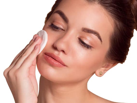 Makeup Remover: चेहरे को साफ और सुंदर रखना है तो मेकअप क्लीन करने की आदत जरूर डालें, ये हैं बेस्ट 5 मेकअप रिमूवर Makeup Remover: चेहरे को साफ और सुंदर रखना है तो मेकअप क्लीन करने की आदत जरूर डालें, ये हैं बेस्ट 5 मेकअप रिमूवर
