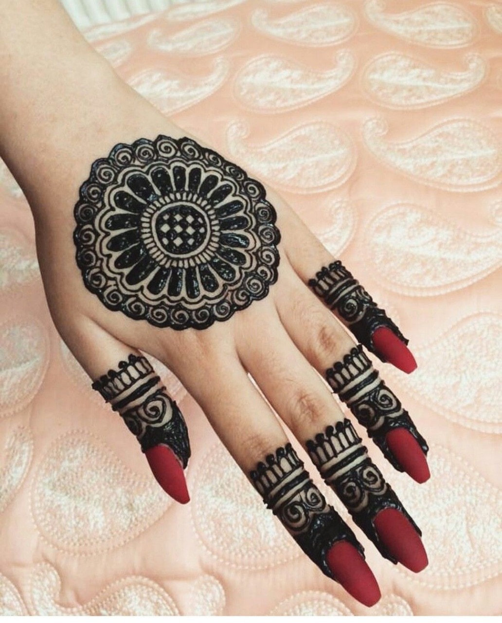 Gol Tikki Bridal Mehndi Designs||Best Mehndi Design For Upcoming Brides |  Gol Tikki Bridal Mehndi Designs||Best Mehndi Design For Upcoming Brides # mehndi #henna #hennadesigns #hennart #simplemehndidesigns  #sandhyamehndiadda | By Sandhya Mehndi AddaFacebook