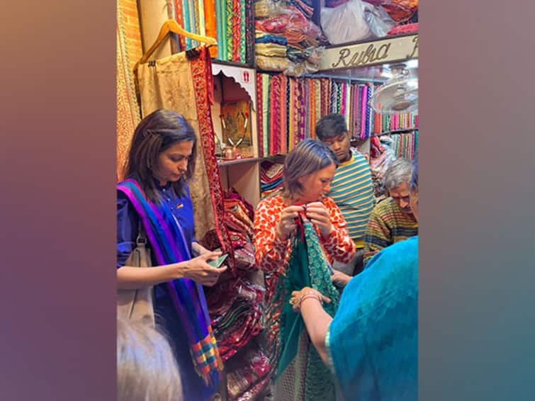 German Minister Goes Shopping In Chandni Chowk, Uses Indian Digital Payment App