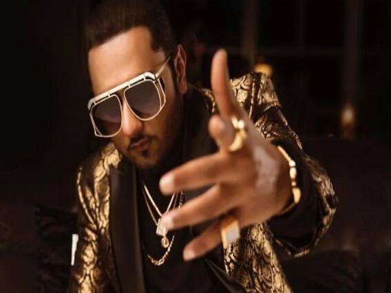 Yo Yo Honey Singh Is Dating Tina Thadani Honey Singh with Girlfriend: છૂટાછેડા બાદ હની સિંહ ફરી પડ્યો પ્રેમમાં, ગર્લફ્રેન્ડ સાથે જાહેરમાં દેખાયો, જુઓ વીડિયો