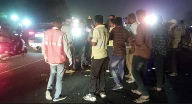 A woman died after being hit by a car near Vaghasi overbridge Anand: રસ્તો ઓળંગતી મહિલાને કારે ટક્કર મારતા 20 ફૂટ દૂર ફંગોળાઈ, ઘટનાસ્થળે જ મોત