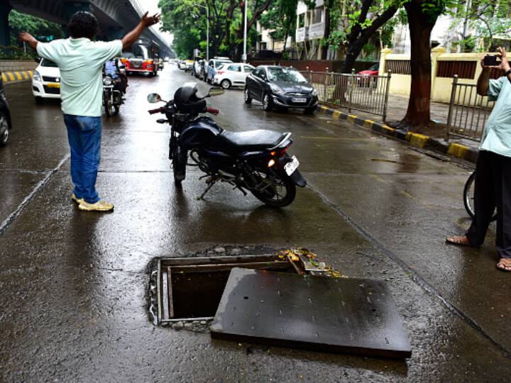 Mumbai Civic Body Held Responsible Untoward Incident By Open Manholes Says Bombay High Court Mumbai Civic Body Will Be Held Responsible In Case Of Any Untoward Incident Due To Open Manholes: HC