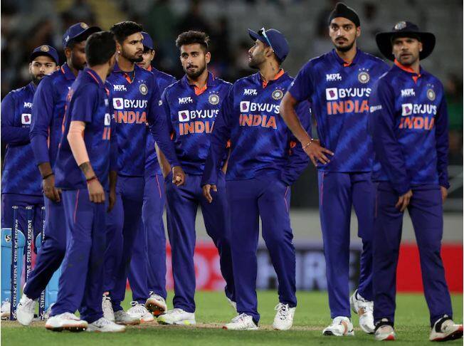 IND vs BAN 3rd ODI Rohit, Chahar, Sen ruled out of 3rd ODI against Bangladesh, confirms Rahul Dravid IND vs BAN 3rd ODI: కెప్టెన్‌, ఇద్దరు బౌలర్లు బంగ్లా సిరీస్‌ నుంచి ఔట్‌ - ద్రవిడ్‌