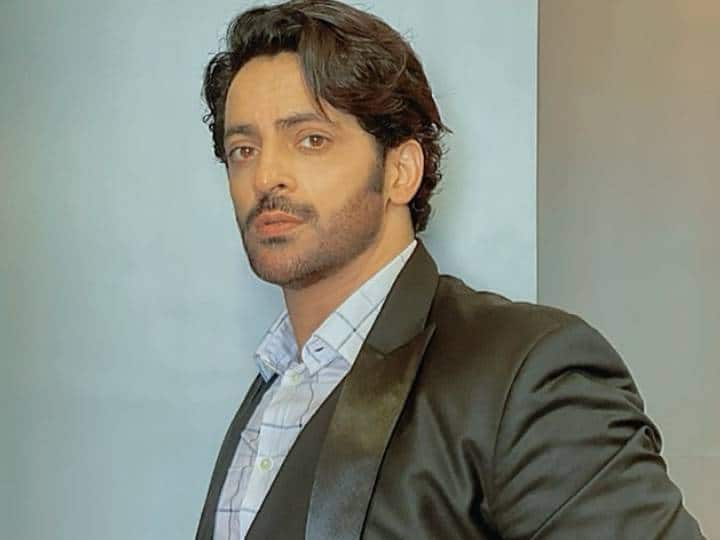 Bigg Boss 16: किसी मंडली का हिस्सा नहीं बनेंगे विकास मनकतला, वाइल्ड कार्ड एंट्री पर कहा- मुखौटा पहने लोग मुझे पसंद नहीं Bigg Boss 16 Wild Card Contestant is Vikkas Manaktala makers announced with a video Bigg Boss 16: किसी मंडली का हिस्सा नहीं बनेंगे विकास मनकतला, वाइल्ड कार्ड एंट्री पर कहा- मुखौटा पहने लोग मुझे पसंद नहीं