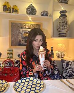 స్టన్నింగ్ లుక్స్ తో మతిపోగొడుతున్న ‘వాల్తేరు వీరయ్య’ బ్యూటీ