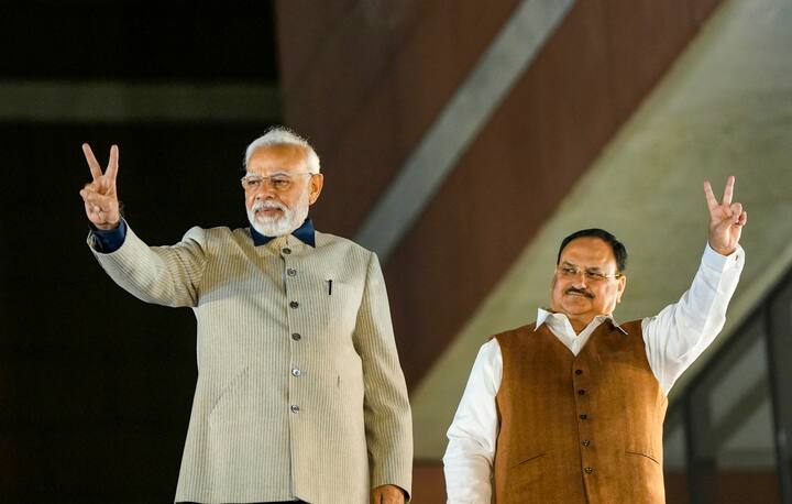 मतांच्या टक्केवारीचेही जुने विक्रम मोडत भाजपने तब्बल 53 टक्के मतं मिळवली आहेत.