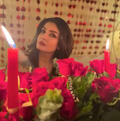 Raveena Tandon Pics: ਗੁਲਾਬ ਅਤੇ ਮੋਮਬੱਤੀਆਂ ਨਾਲ ਨਸ਼ੇ 'ਚ ਨਜ਼ਰ ਆਈ ਰਵੀਨਾ ਟੰਡਨ, ਤਸਵੀਰਾਂ ਦੇਖ ਉੱਡ ਜਾਣਗੇ ਹੋਸ਼