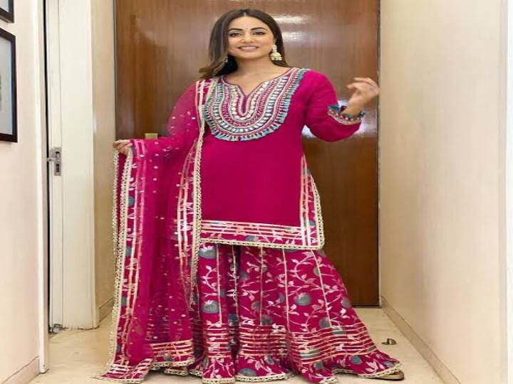 Hina Khan Looks: शादी या पार्टियों में अगर आप कुछ अलग और हटके ट्राई करना चाहती हैं, तो हिना खान के इन स्टाइल से इंस्पिरेशन लेकर उनके इन शरारा लुक्स को ट्राई कर सकती हैं. देखते हैं लेटेस्ट डिजाइंस.