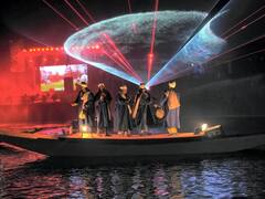 House Boat In Srinagar: જમ્મુ અને કાશ્મીરમાં હાઉસબોટ ફેસ્ટિવલ, તમે દાલ સરોવરનો આ આકર્ષક નજારો મુગ્ધ કરી દેશે